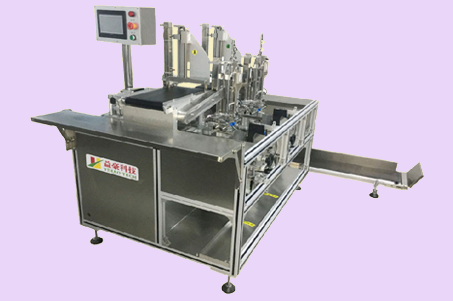 疫情期間，全自動取膜折棉機(jī)可確保面膜產(chǎn)品的安全性