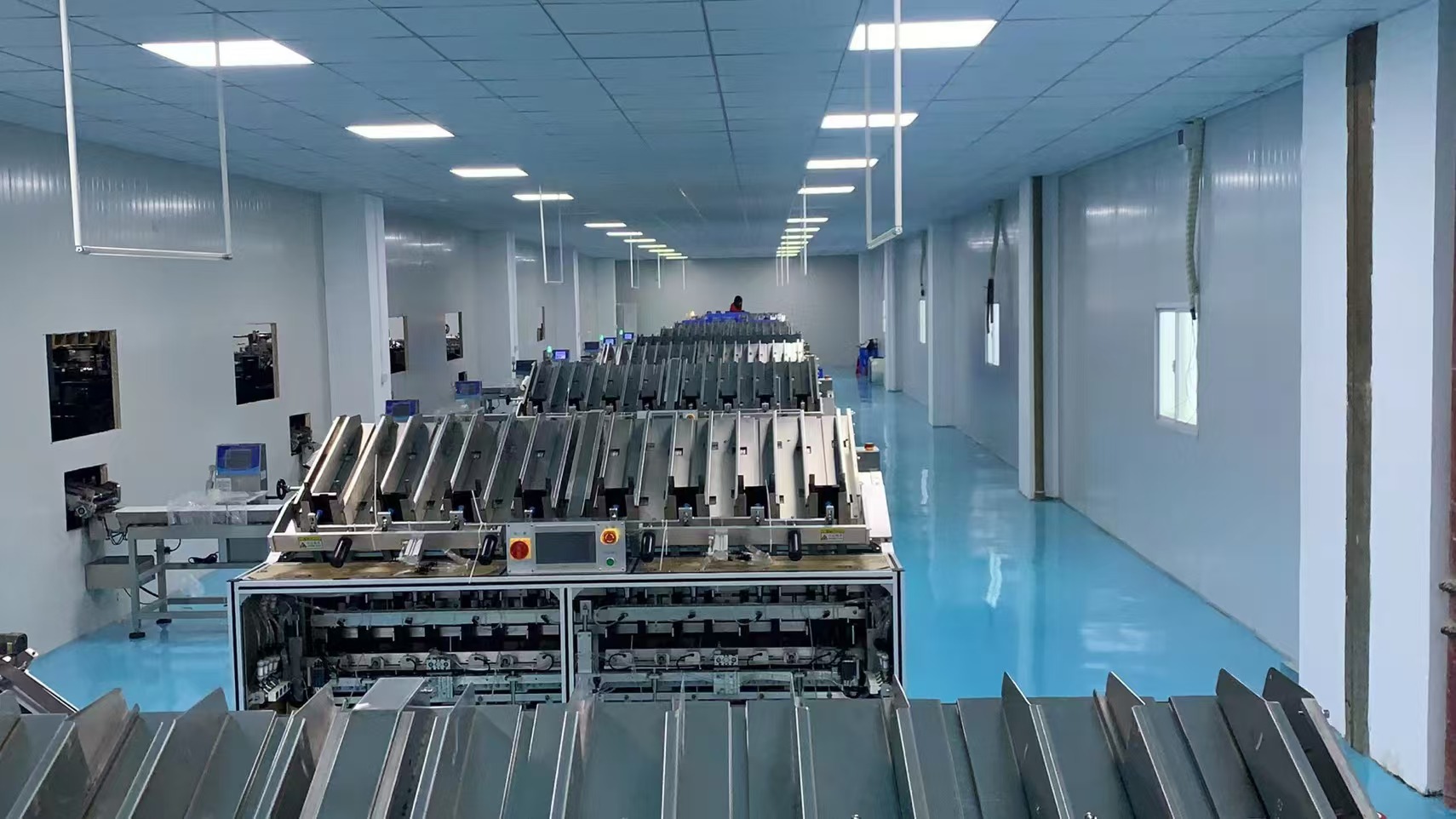 面膜罐裝機——打造高效面膜生產(chǎn)線的設(shè)備